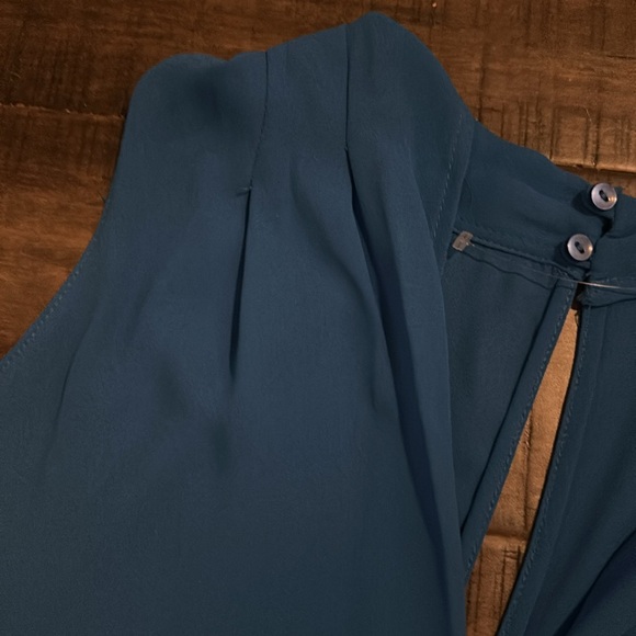 Lush Elegant Blue Sleeveless Top - Picture 4 of 6